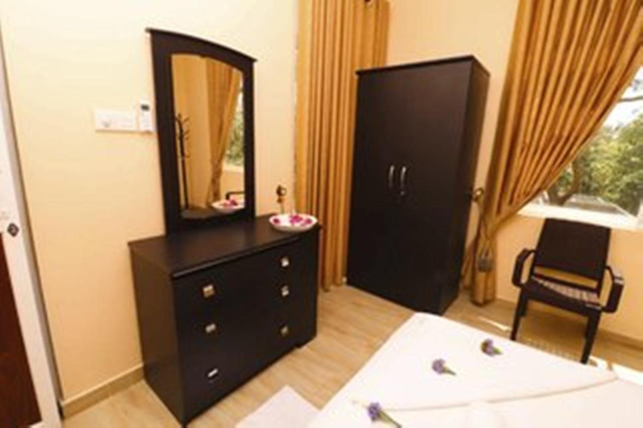 אנוראדפורה Peacock Resort מראה חיצוני תמונה