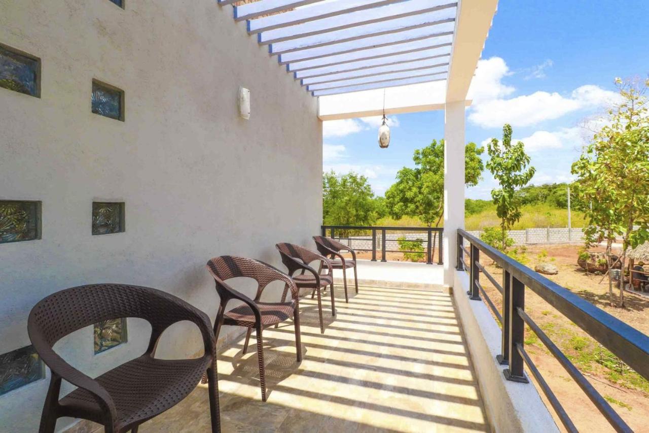 אנוראדפורה Peacock Resort מראה חיצוני תמונה