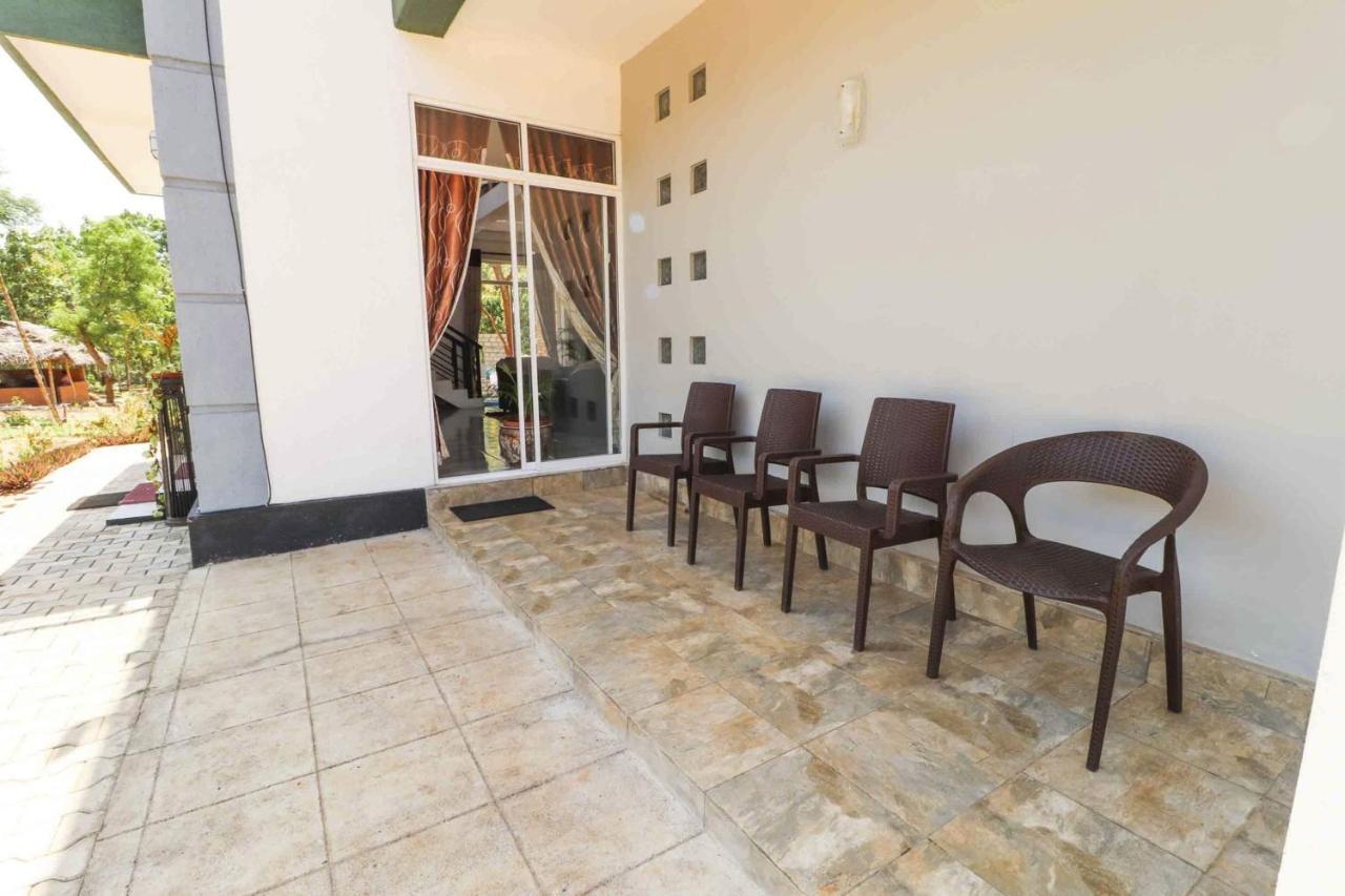 אנוראדפורה Peacock Resort מראה חיצוני תמונה